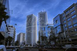 Image du Maroc Professionnelle de  Le Casablanca Twin Center est situé sur le Boulevard Zerktouni, ce quartier fait partie du centre moderne de la ville,  Dimanche 11 Février 2007. (Photo / Abdeljalil Bounhar) 